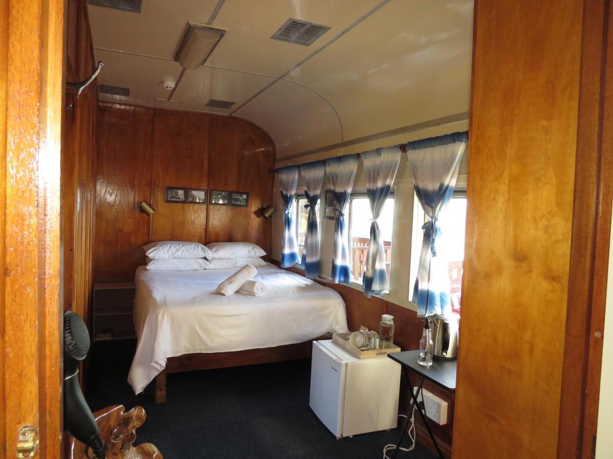 Santos Express Hostel Мозел Бей Екстериор снимка