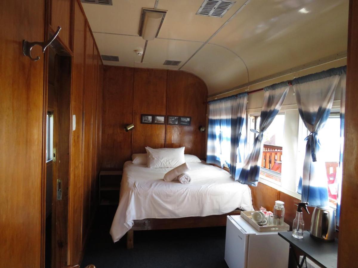 Santos Express Hostel Мозел Бей Екстериор снимка